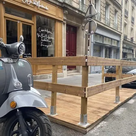 I Montmartre Eugene Suee - 2 ! アパート パリ